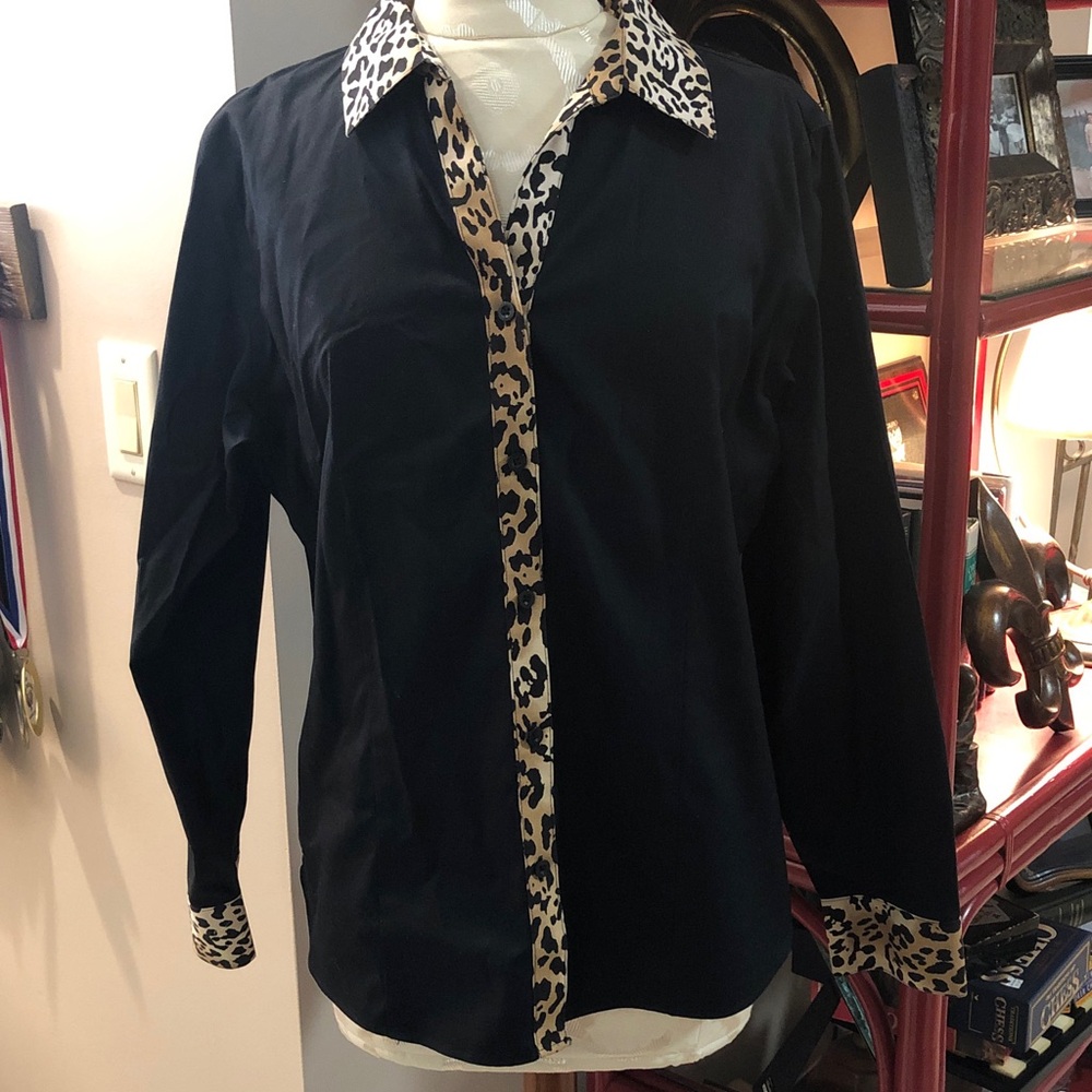 Chico's Black Long Sleeved No-Iron Button Front Blouse - Size 2 leopard trim